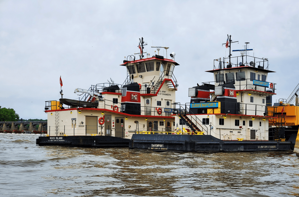 tugboats on the mississippi river